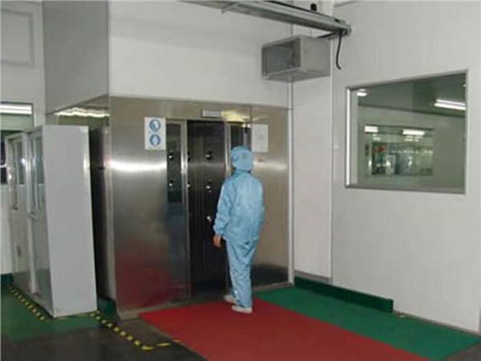 風淋室的標準風速范圍在20至30米/秒之間。 風淋室的標準風速范圍在20至30米/秒之間。