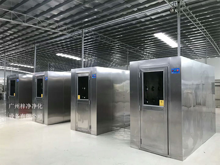 風淋室吹風時間沒有統(tǒng)一的規(guī)定,但通常建議吹風時間在20秒至30秒之間。 風淋室吹風時間沒有統(tǒng)一的規(guī)定,但通常建議吹風時間在20秒至30秒之間。