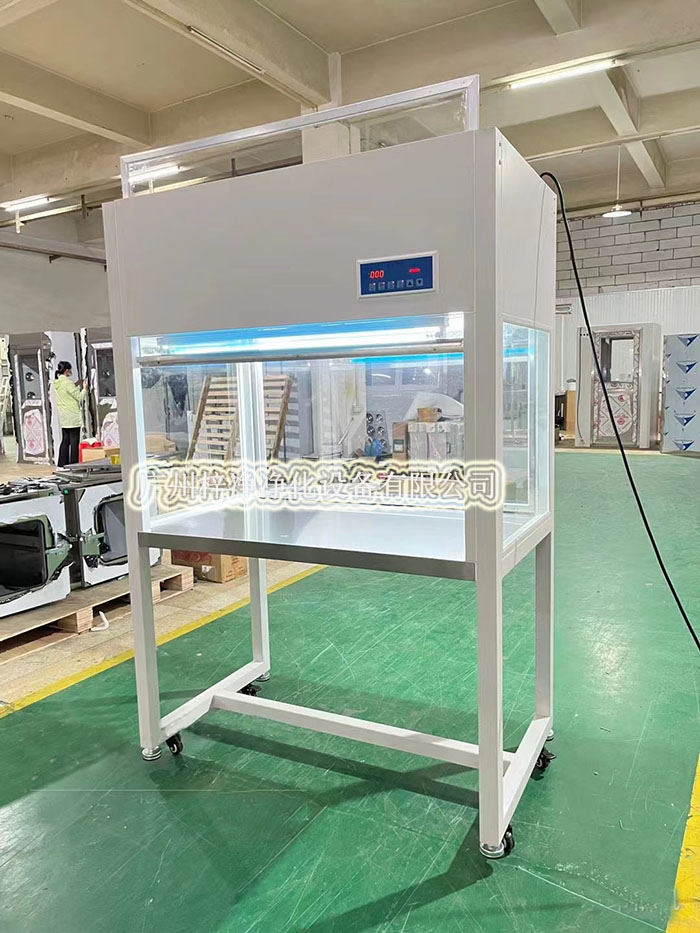 超凈工作臺通過高效過濾器提供單向或垂直單向氣流,形成局部潔凈區(qū)。 超凈工作臺通過高效過濾器提供單向或垂直單向氣流,形成局部潔凈區(qū)。