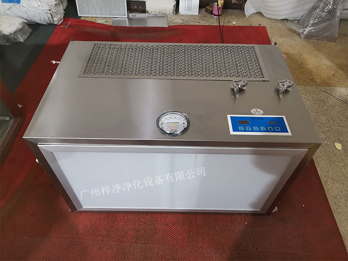 潔凈層流罩是一種用于保護局部區域免受塵埃和微生物污染的層流設備。