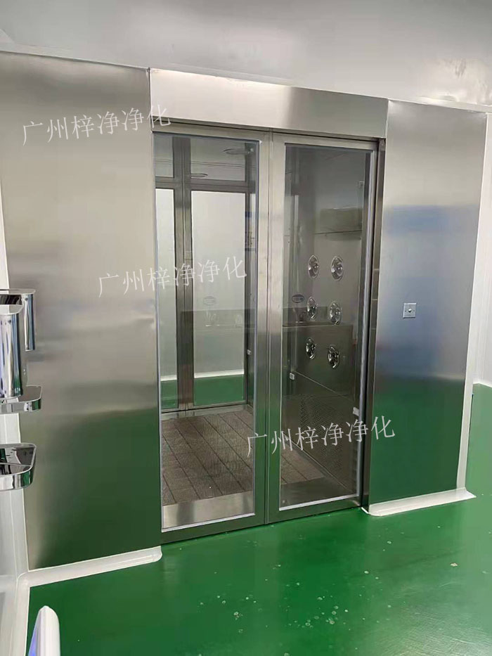 外置自動(dòng)門風(fēng)淋室和內(nèi)置自動(dòng)門風(fēng)淋室的區(qū)別