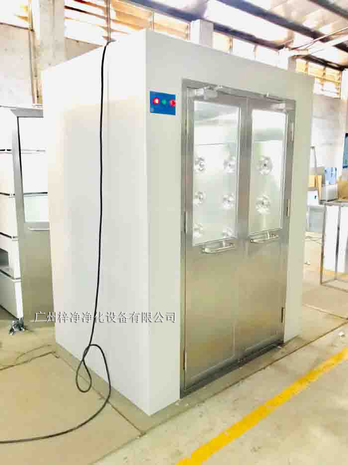 風(fēng)淋室安全注意事項(xiàng)必須嚴(yán)格遵守